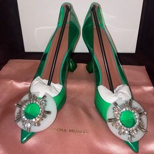Begum pump amina muaddi pvc